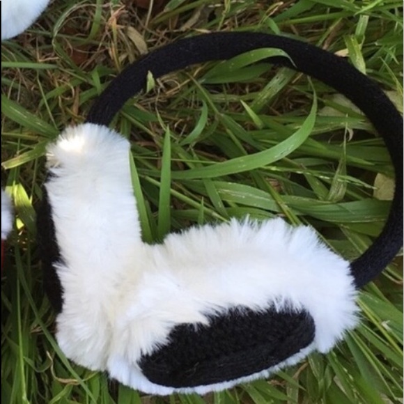 Black Earmuffs - Picture 2 of 4